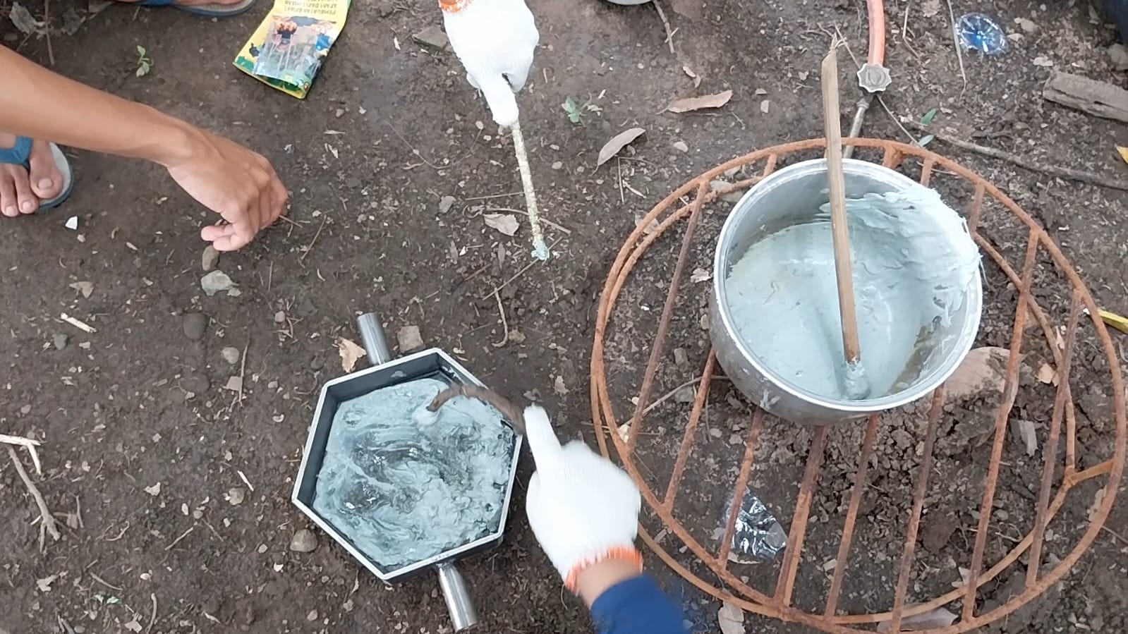 Pelatihan Pembuatan Eco-Paving
